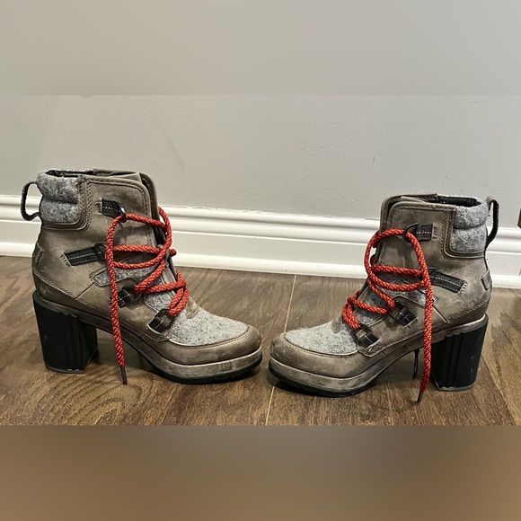 Sorel
Women's Blake Waterproof Block High-Heel Booties - Picture 5 of 13